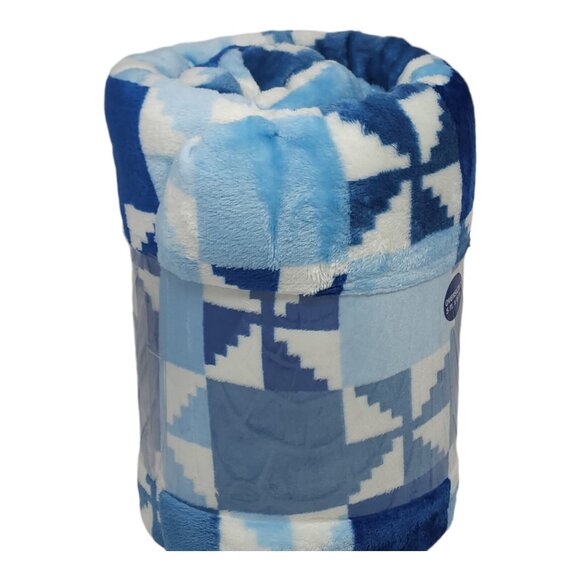 The Big One Oversized Plush Throw Blanket Blue Quilt Squares 60" x 72" or 5'x6' - Picture 4 of 7